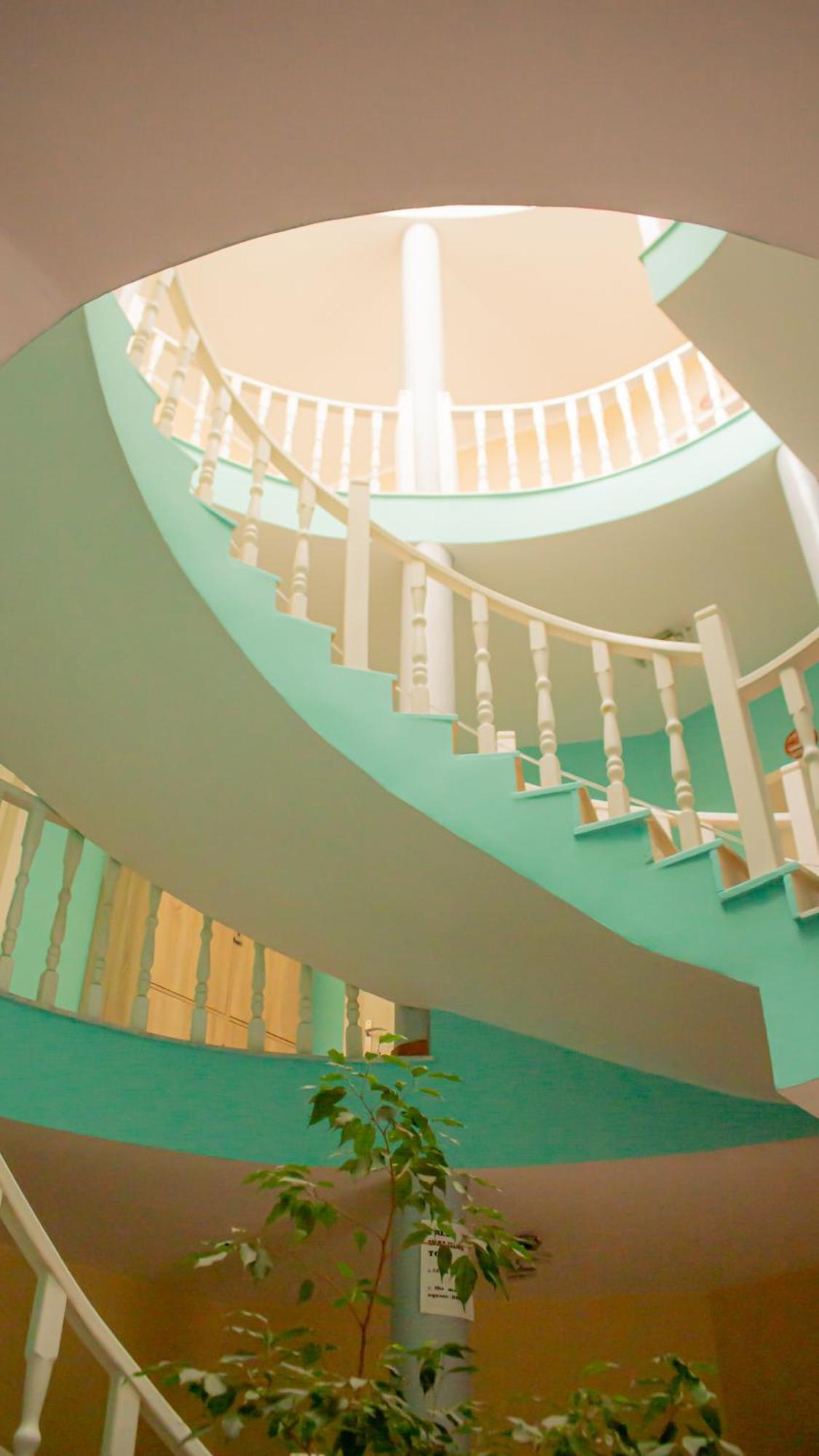 The Golden Rooster Hostel Tiranë Ngoại thất bức ảnh
